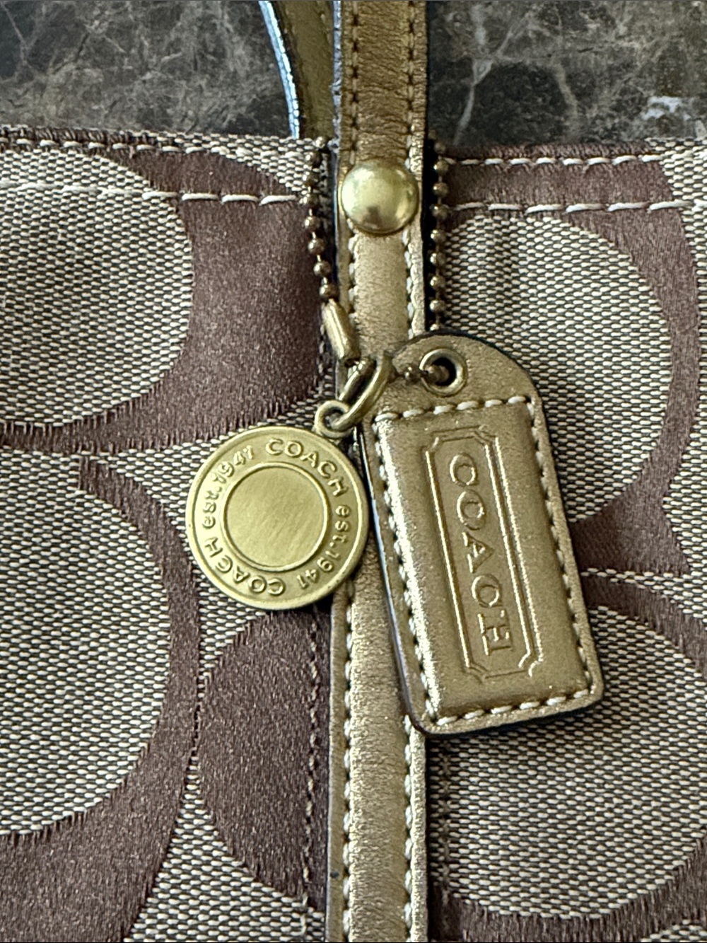 COACH Metallic Signature Logo
Sateen Tote 11098 - Picture 3 of 12